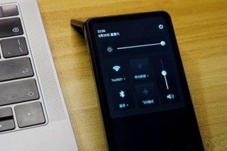 訊飛雙屏翻譯機(jī):雙屏+領(lǐng)夾麥+無(wú)需操控 翻譯機(jī)的終極形態(tài)?